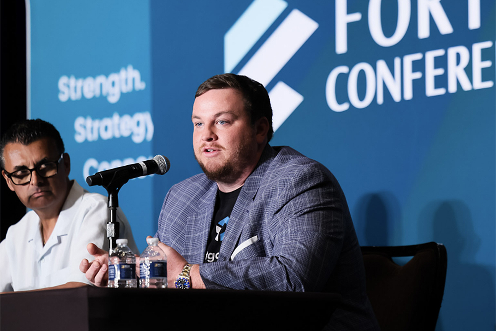 Insourcing vs. Outsourcing Loan Servicing:The Impacts of Reborrow Velocity & Investor Experience Nathan Goodhart